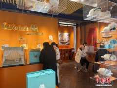 新春走基层丨春节消费刮